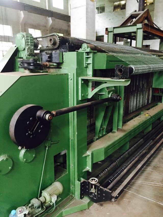 2200mm Width Hexagonal Wire Netting Making Machine 55x70mm Mesh Size