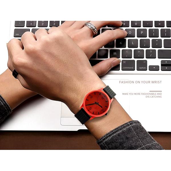 3 ATM Waterproof Mens Quartz Watch Silicone Strap Oil Spray Alloy Case