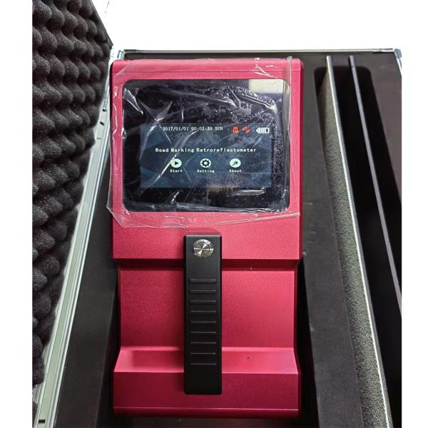 Retroreflectometer With High Brightness LCD Transparent Touch Screen