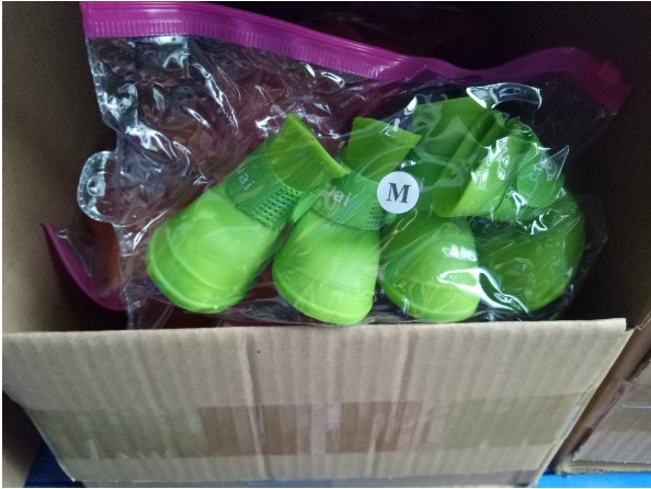 Pet supplies silicone rain boots, non-slip pet shoes, candy color fashion cute dog shoes，red,yellow,pink,black;