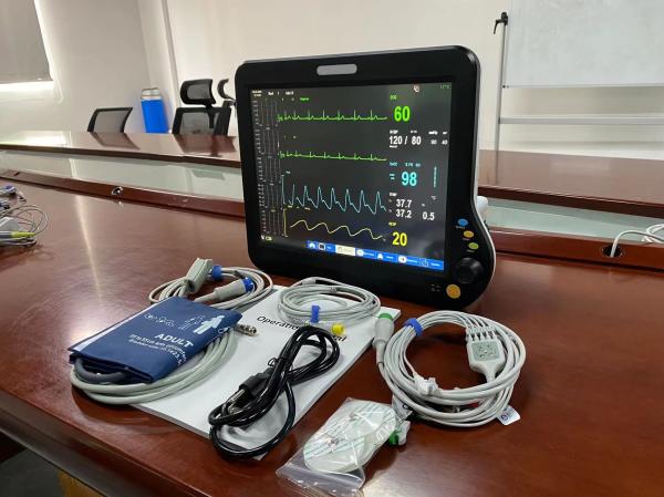 Quality Portable Vital Signs Monitor Machine With ECG SPO2 NIBP Temp for sale