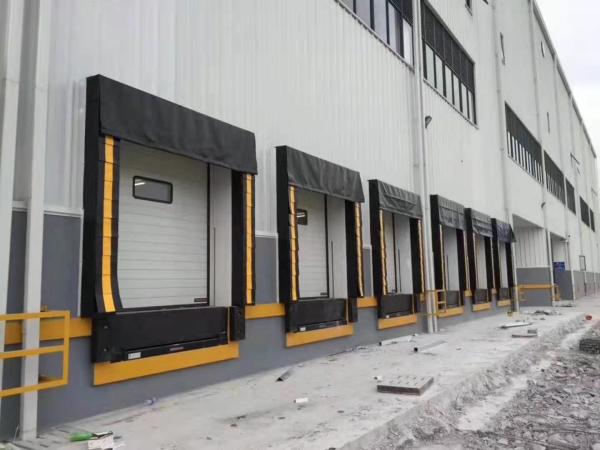 Adjustability Loading Dock Seal Pads In Logistic Industry For Thermal Insulation