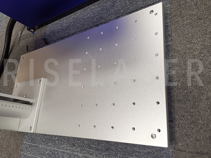 Energy Saving 50 Watt Fiber Laser Marking Machine With Raycus Jpt Source