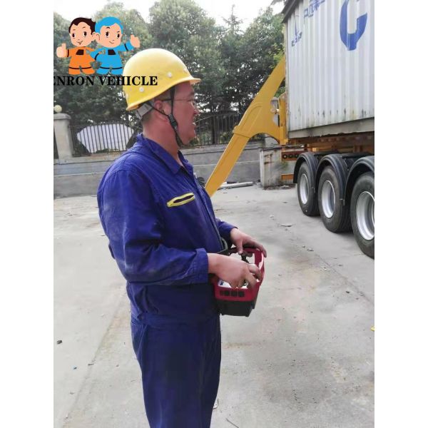 37 Tons Remote Moving 20 Feet And 40 Feet Port Container Side Lifter Loader Truck Crane