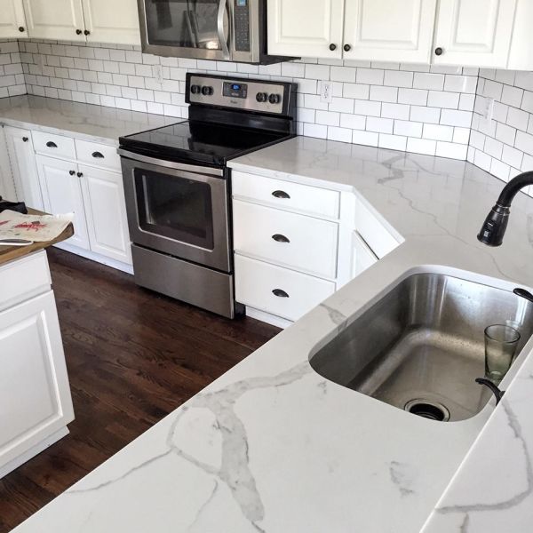 Quartz Solid Surface Stone White Kitchen Countertops
