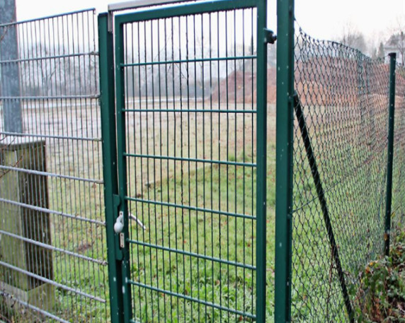 1.5mm Double Horizontal Wire Fence Ral 6005 Residential Pvc Coated Green