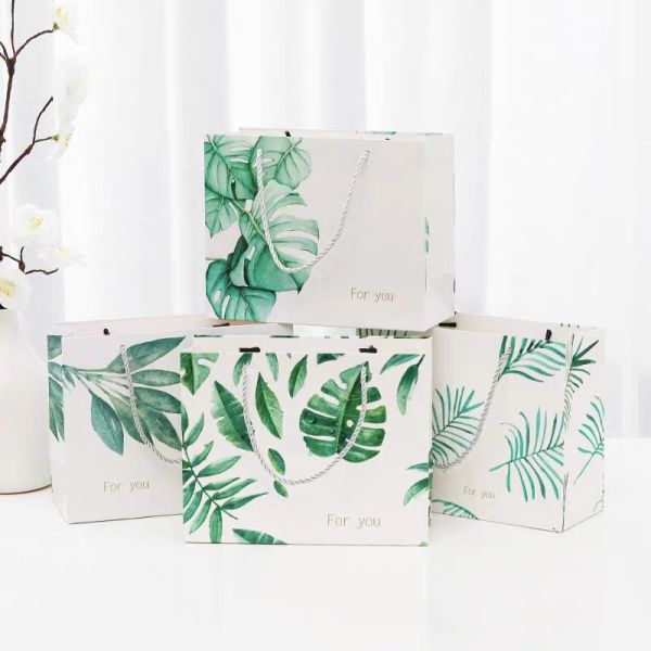 Art Paper Custom Logo Luxury 210GSM Gift Shopping Bags