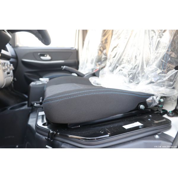 EEC Electric Cars With EEC Approval For Delivery 2023 COC l7e 4730*1670*1960mm Seats 2