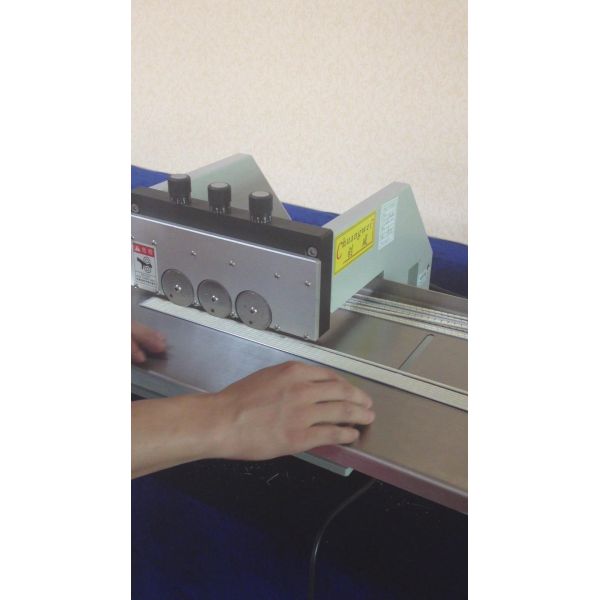 LED T8 Light PCB Depanel Motorized PCB Deparator Customized Platform