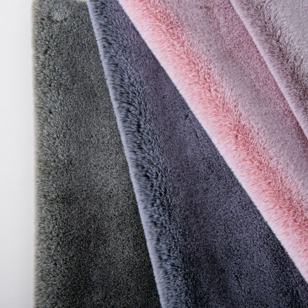 Medium Weight Faux Rabbit Fur Fabric in Any PANTONE Color for Garments Scarf Blankets