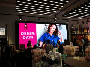 Wholesale 1000*500mm Fixed Full Color LED Display Screen P3.9 For Indoor Commercial from china suppliers