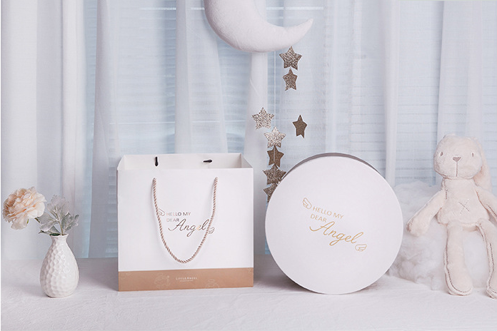 CMYK 4 Color Printing Custom Clothing Boxes Biodegradable Paper Material