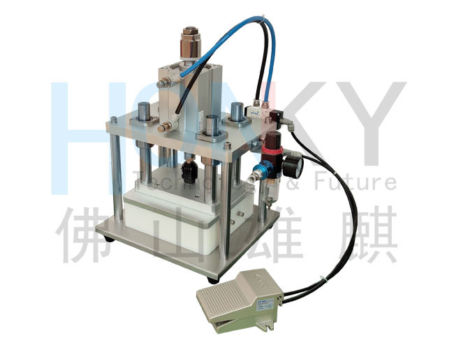 Desktop Type 3600 BPH Automatic Capping Machine For Bottle Cap