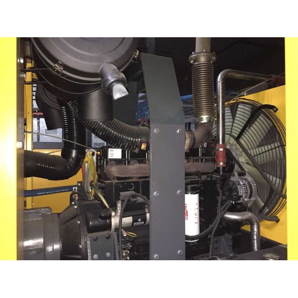 Cummins Engine Portable Diesel Screw Compressor High Efficiency 790Cfm 265Psi