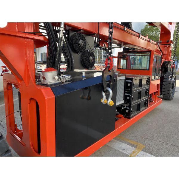 60T Electric Straddle Carrier Price Red Container Lifter Truck For Material Handling