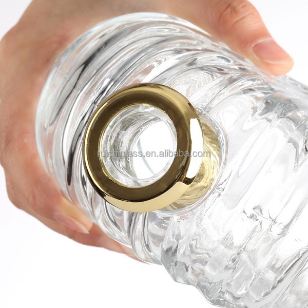 Customized 500ml 750ml Clear Empty Glass Bottle for Gin Whiskey Liquor Brandy Vodka Wine