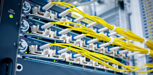 OEM Black Fiber Optic Patch Cord For Stable Data Transmission UPC APC Connector Fibre Patch Leads