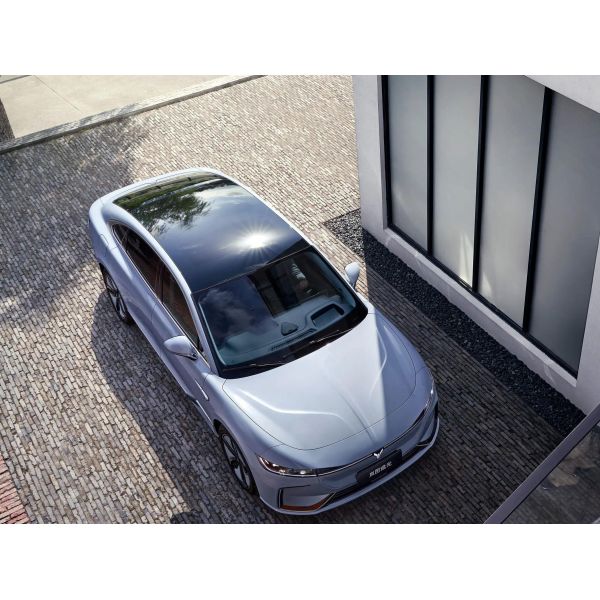 2024 Voyah Zhuiguang Electric Sedan EV Vehicle with Ternary Lithium Battery and 5-Door 5-Seat Body Structure