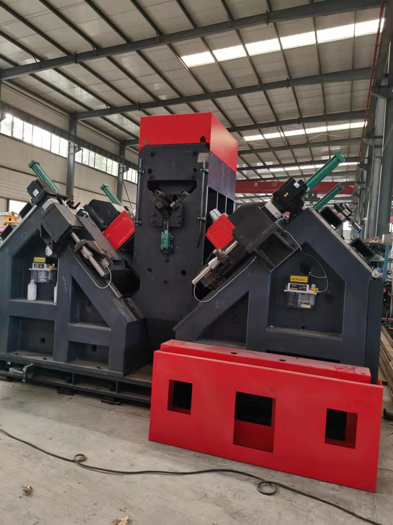 CNC Angle Drilling Machine BT40 Spindle Drilling Speed 6000 r/min