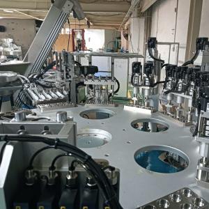 China Rotary Cap Assembly Machine AC380V Automatic Screw Capping Machine OEM on sale