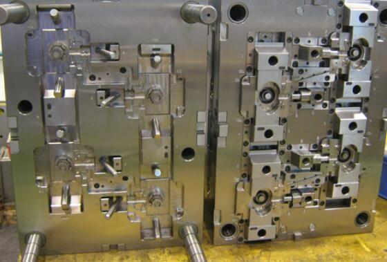 Quality OEM Plastic Part Runner System Injection Molding Multi Cavity Customized Size for sale