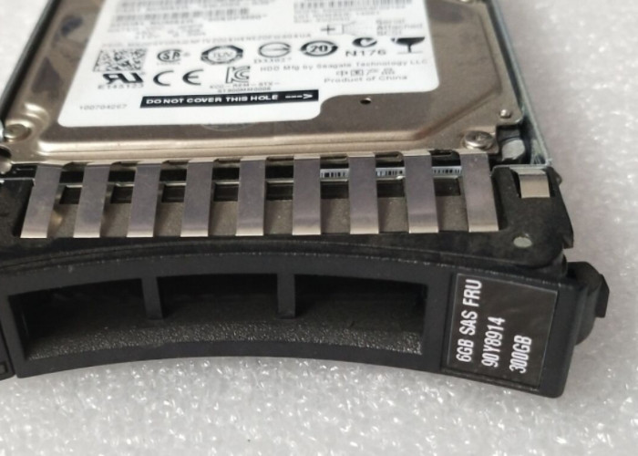 300G 10K 2.5 IBM SAS Drives , Hard Disk Drive System X M4 90Y8913 90Y8914