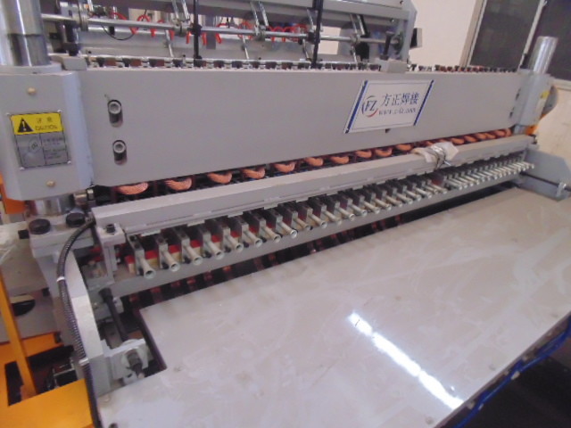 Full Auto 220V Weld Mesh Making Machine With Plc Control