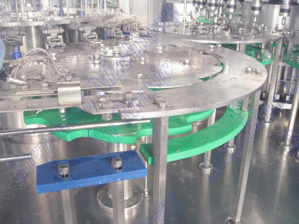Quality Rotary Bottled Water Filling Machine Equipped With Rinsing Capping Functions for sale