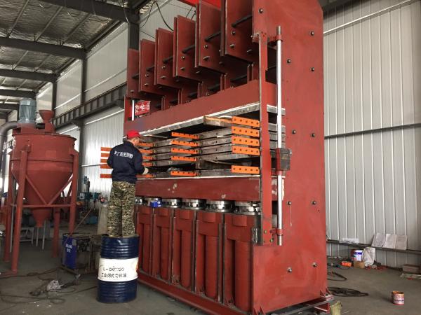 Quality Tyre Tread Compression Moulding Press for sale