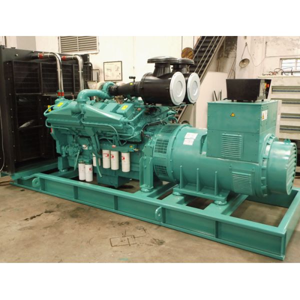 Heavy Duty Edg Emergency Diesel Generator 800kw Three Phase Cummins Power Plant