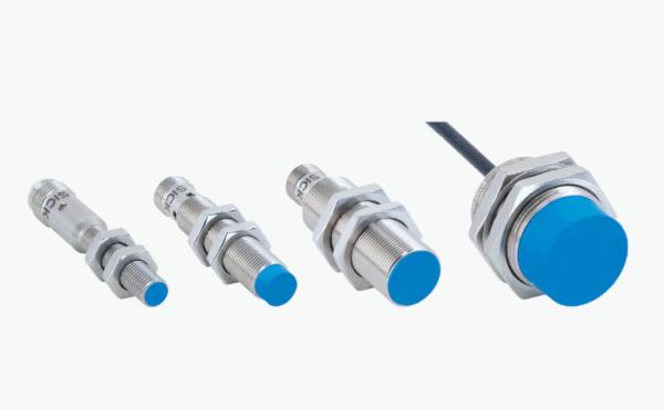 IMX Inductive sensors with a quadruple sensing range for large dis- tances in