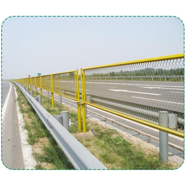 Galvanized Powder Coated Anti Dazzle Traffic Barrier Wire Mesh Fence Highway Road