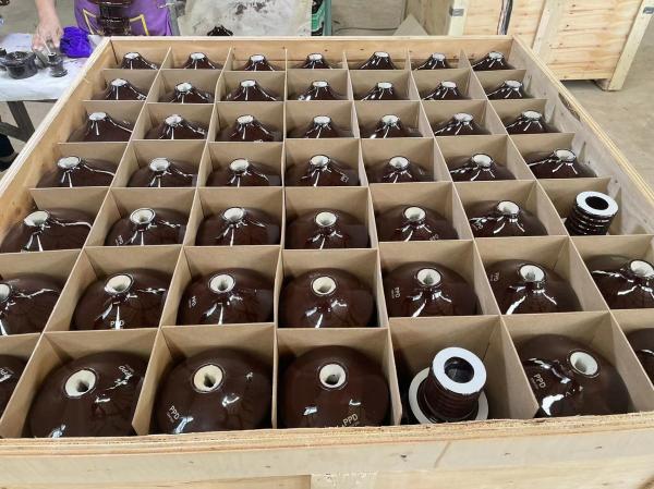 Quality IEC Standard Transformer Porcelain Bushing 150kV Impulse Withstand Voltage for sale