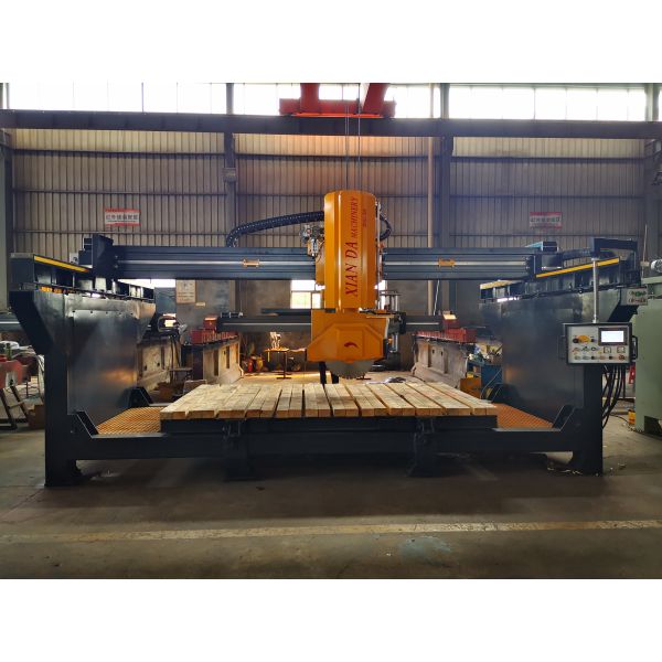 PLC Integrated Bridge Cutting Machine With 0-85° Tilting Angles For Slabs
