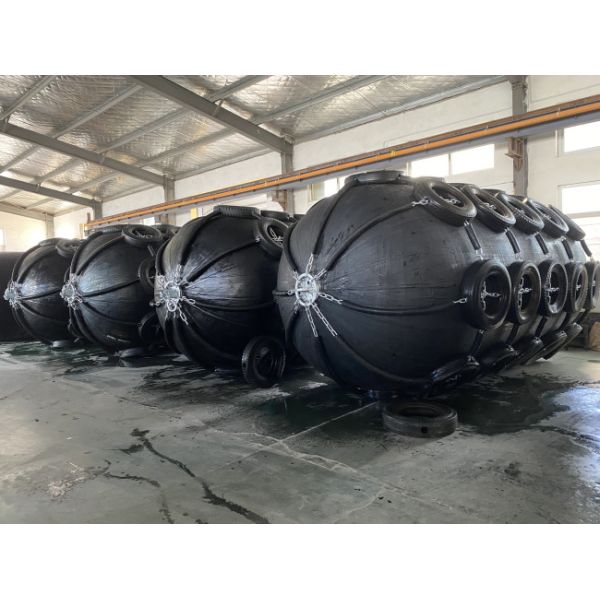ISO17357 Pneumatic Marine Fenders Ship Transporting Rubber Inflatable Dock Fenders
