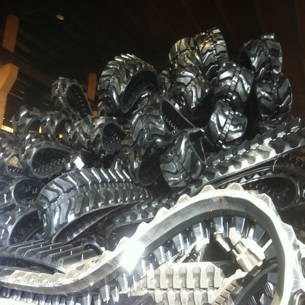 Joint Free Mini CAT Tracks , 48mm Pitch Rubber Tank Tracks 250 X 48 X 72 Size