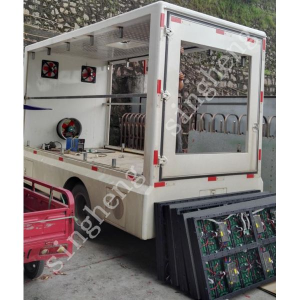 IP65 Protective P5 Mobile Trailer LED Display Viewing Distance >5m 3 Years Warranty