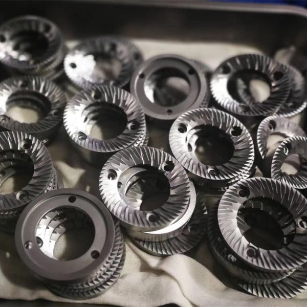 Electric Espresso Coffee Grinder with 1650g Bean Hopper Capacity and Private Mold