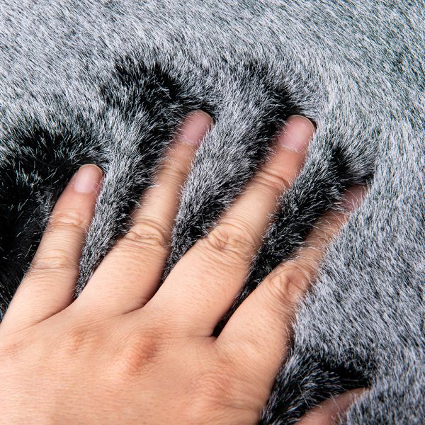 Medium Weight Faux Rabbit Fur Fabric in Any PANTONE Color for Garments Scarf Blankets