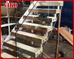 Floating Staircase VK47C Tempered Glass LED Light strip StringerBeech TreadCarbo