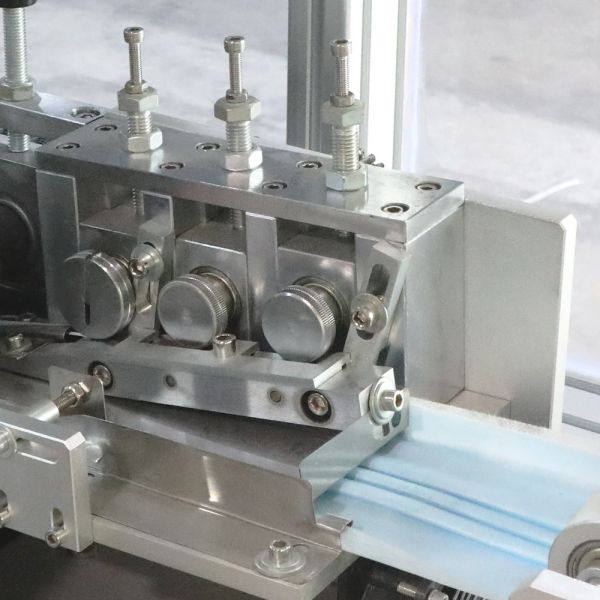 250pcs/Min 3 Ply Face Mask Making Machine , 220V Surgical Mask Production Equipment 9000W