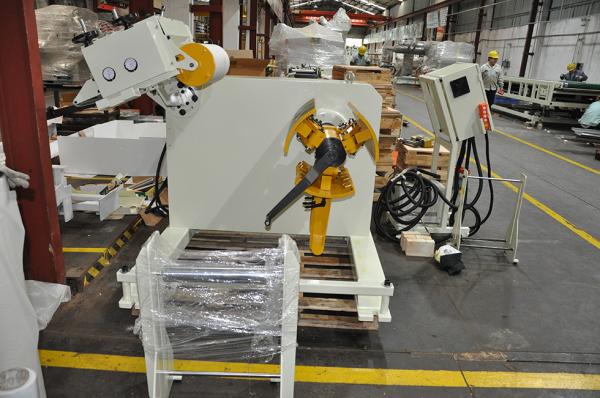 Quality Line Speed 16 Meter Per Minute Mandrel Expansion Uncoiler With Straightener for sale
