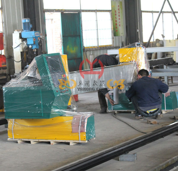 Low Noise Fiber Laser Pipe Cutting Machine Hypertherms Concise Appearance