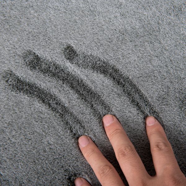 Medium Weight Faux Rabbit Fur Fabric in Any PANTONE Color for Garments Scarf Blankets