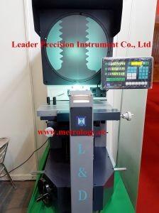 High accuracy optical comparator for contour compare and measure