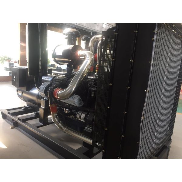 Water-Cooled 400KW Shanghai Shendong Diesel Generator Set with Pure Copper Brushless Motor