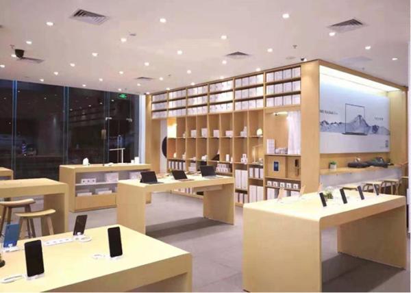 Quality Wooden Mobile Phone Display Cabinet , Cell Phone Display Case Customized Shape for sale