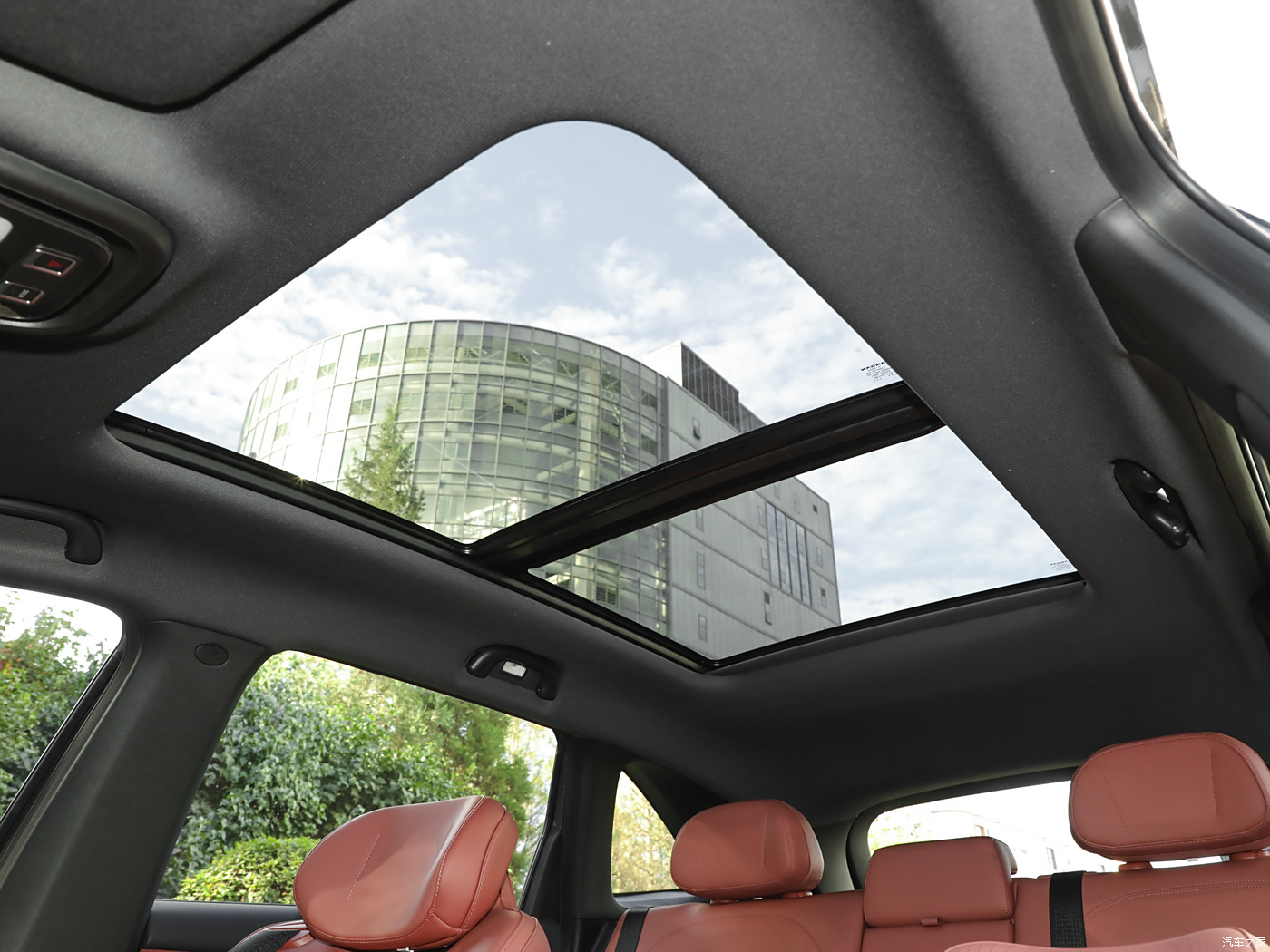 2025 Changan CS75 PLUS 1.5T PHEV SUV Smart Driving Assistance Long-Range Electric Rear Window One Key Lifting Leather Seats