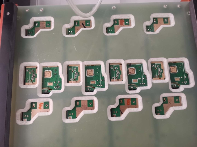 Two Workbenches Available for Switching System Auto Soldering Robot with Display 0