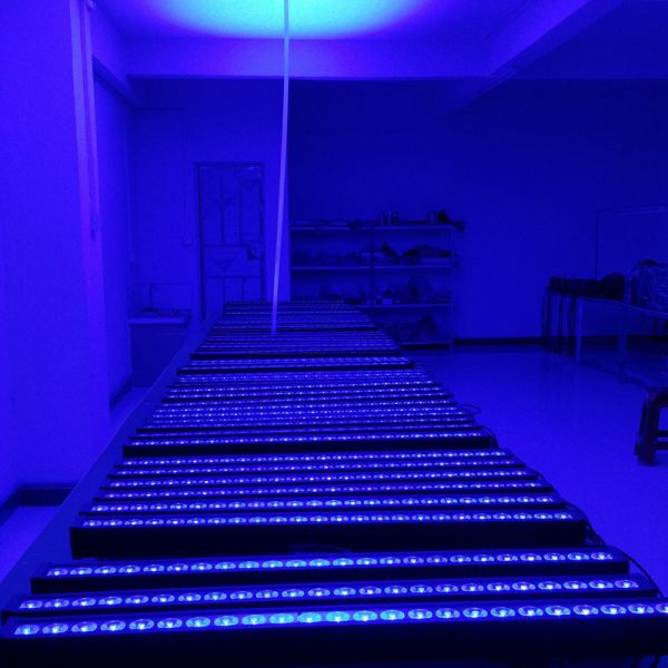 Color Changing Wash 4IN1 RGBW 18x10W Quad LED Stage Bar Light